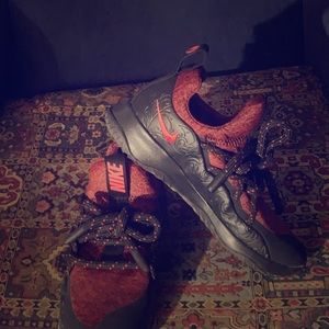 Nike City Walk sneakers. Almost brand new!